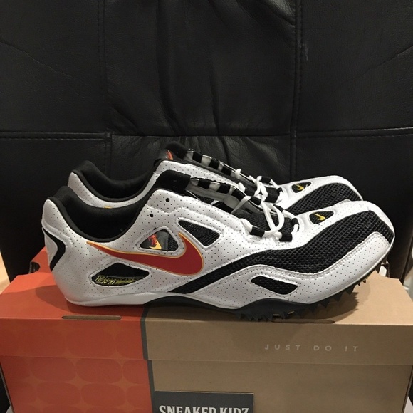 nike bowerman spikes